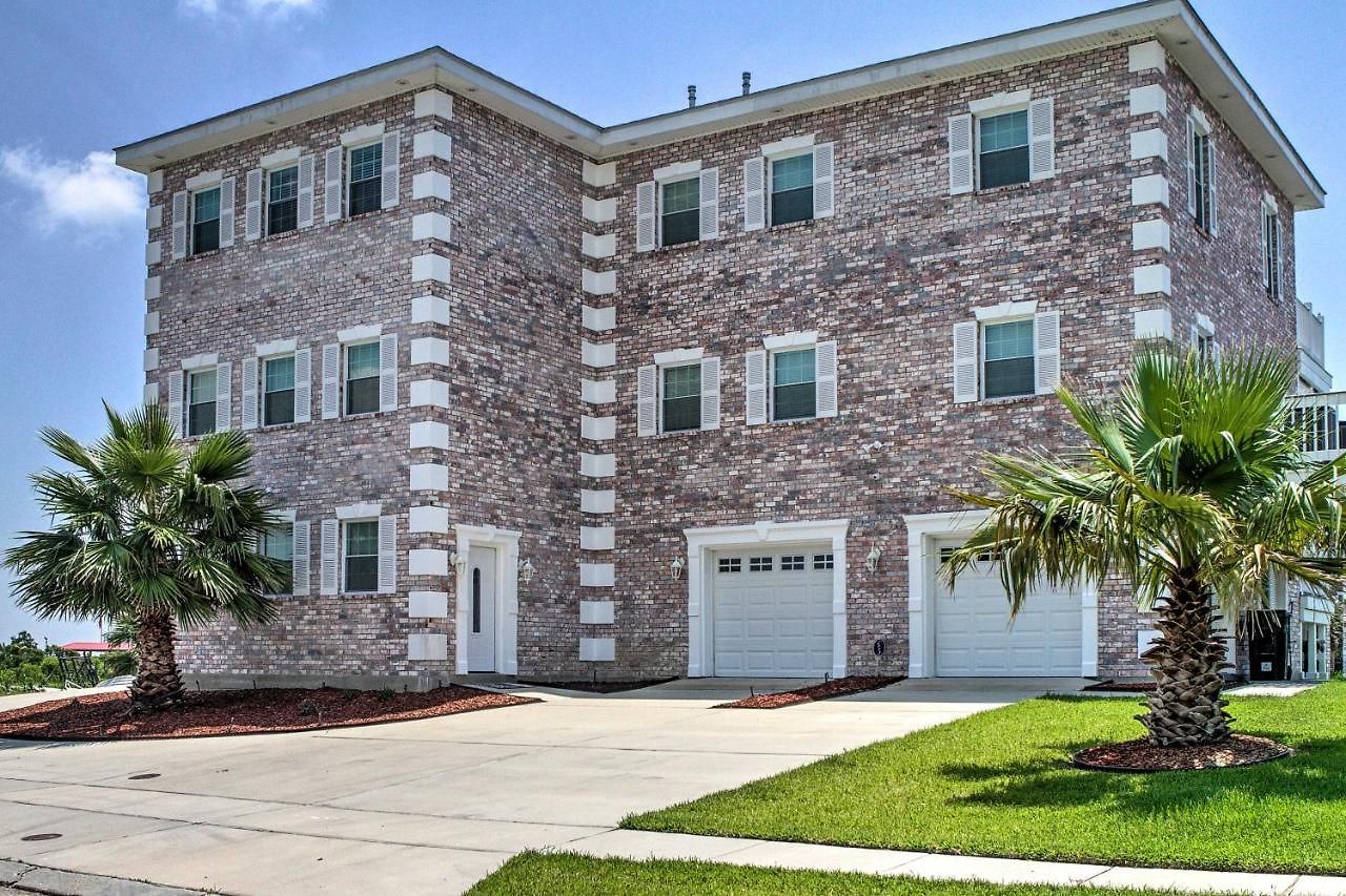 Waterfront Nola Villa: 23 Mi To French Quarter! New Orleans