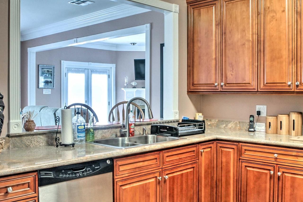 Waterfront Nola Villa: 23 Mi To French Quarter! *