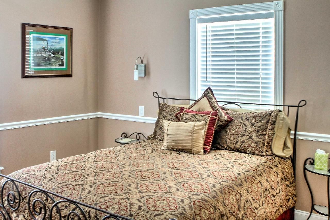 Villa Waterfront Nola Villa: 23 Mi To French Quarter!