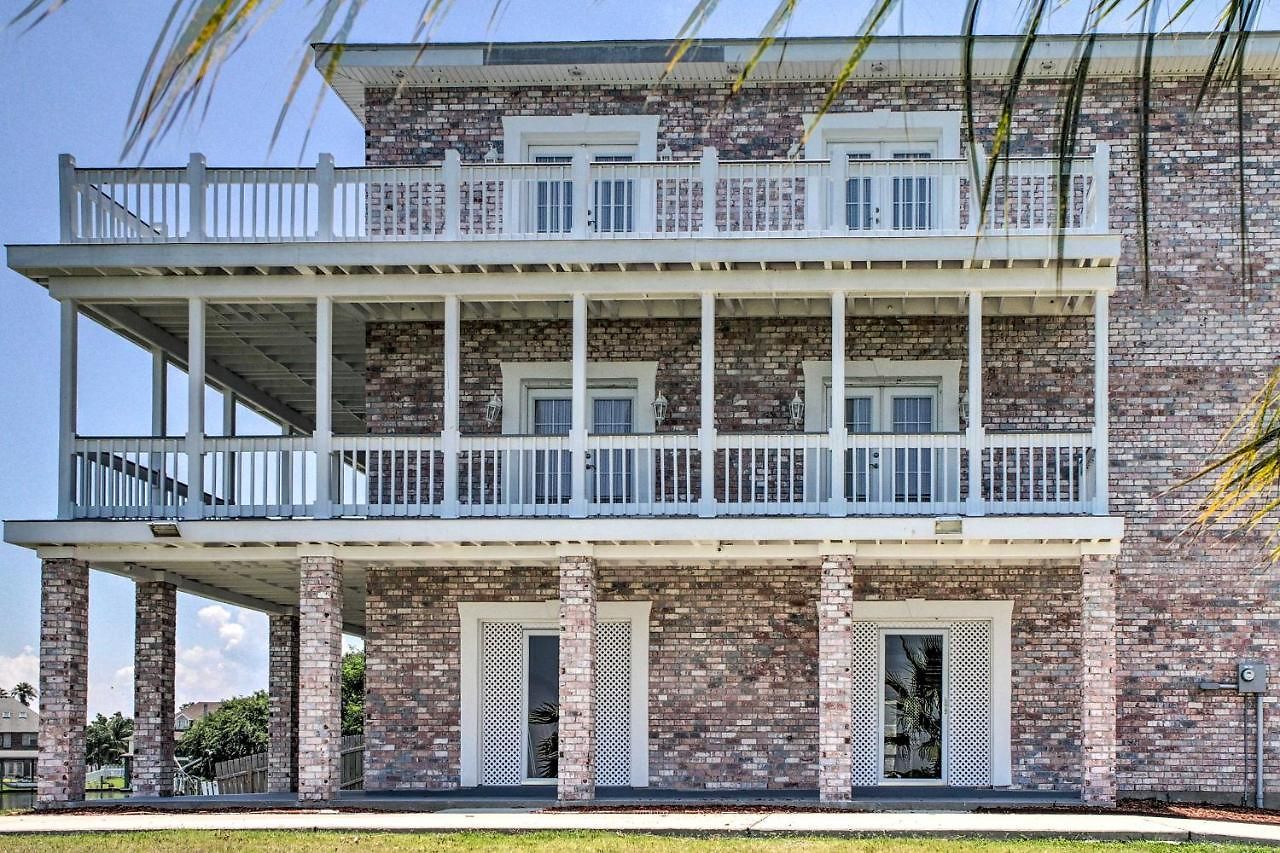 Villa Waterfront Nola Villa: 23 Mi To French Quarter!