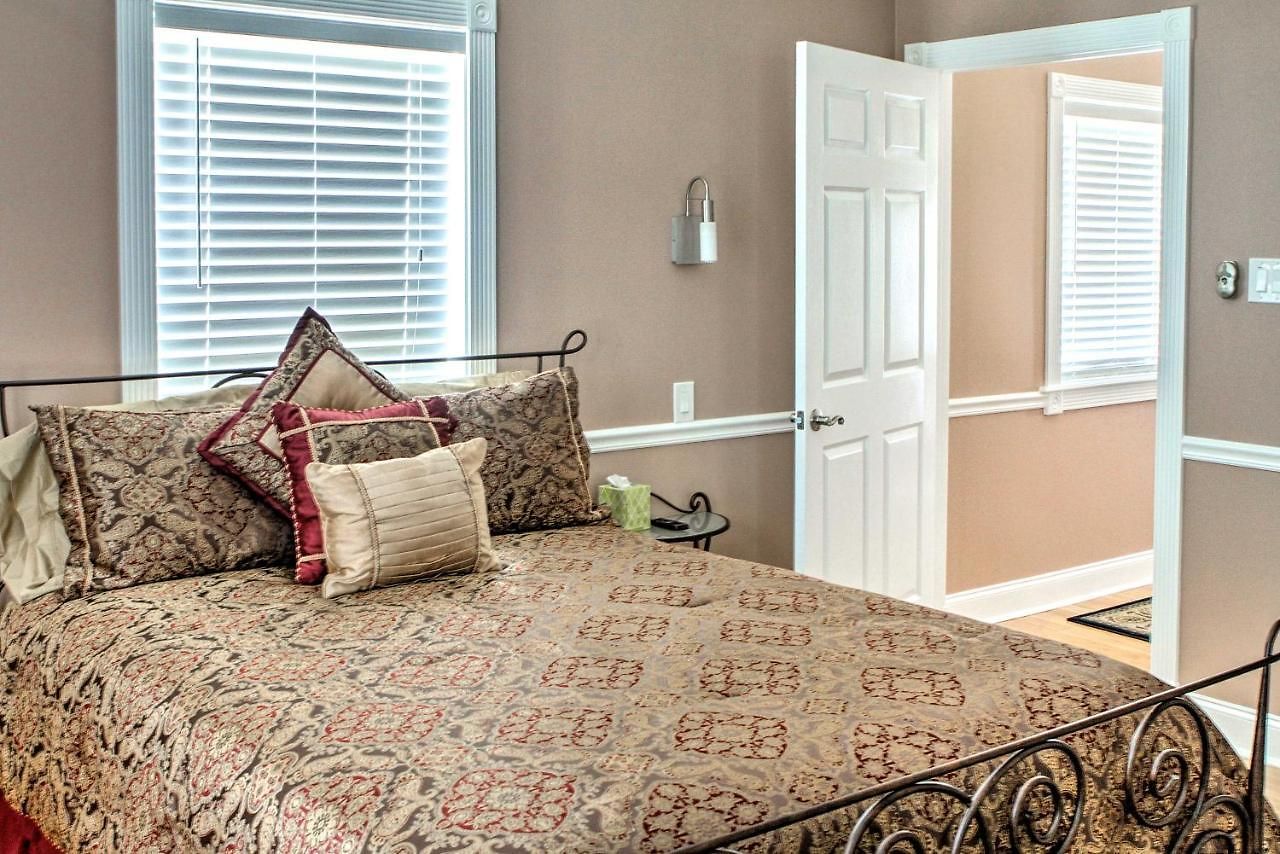 Waterfront Nola Villa: 23 Mi To French Quarter! Villa *