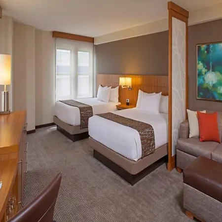 Hyatt Place Convention Center 3*