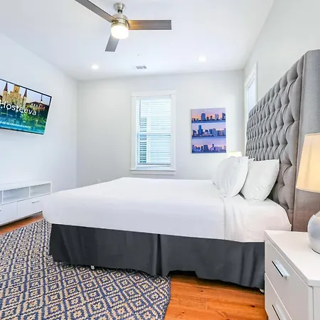 Hosteeva Chic Urban Retreat W Pool Steps To St Charles Ave And Near Bourbon St Apartment
