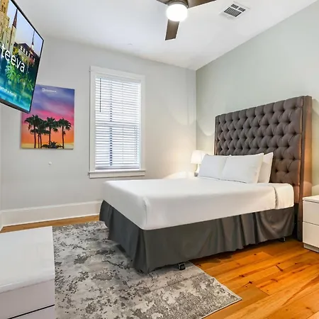 Stunning Modern And Fully-upgraded 5 Bedroom W Pool