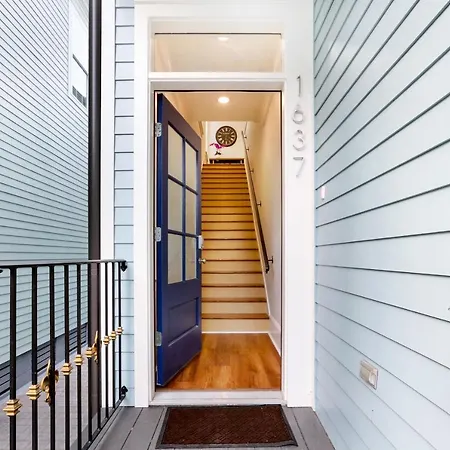 Hosteeva Chic Urban Retreat W Pool Steps To St Charles Ave And Near Bourbon St Apartment *