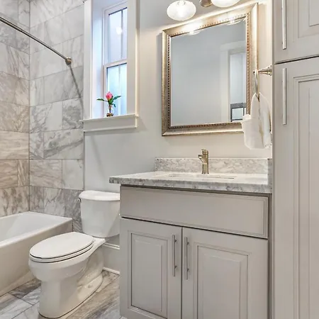 Stunning Modern And Fully-upgraded 5 Bedroom W Pool New Orleans