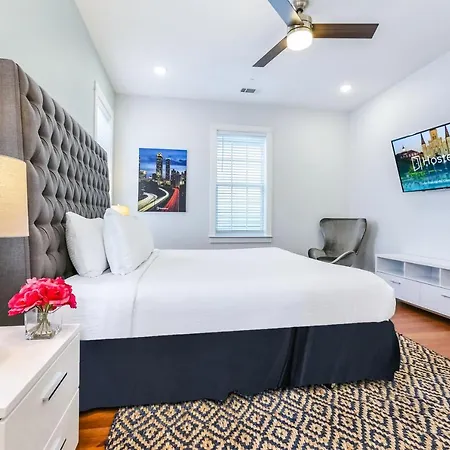 Spacious 5 Bedroom Retreat - Pool - Near It All! * New Orleans