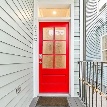 Spacious 5 Bedroom Retreat - Pool - Near It All! New Orleans