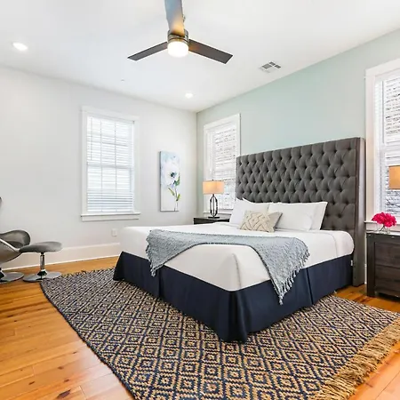 Stunning 4br-5br Near French Quarter Homes By Hosteeva *