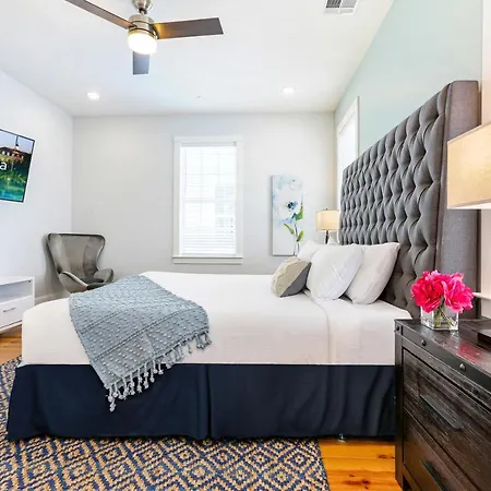 Stunning 4br-5br Near French Quarter Homes By Hosteeva *