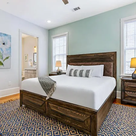 Apartment Hosteeva Amazing 4 Bedroom Modern With Balcony Near Frnch Quarter New Orleans