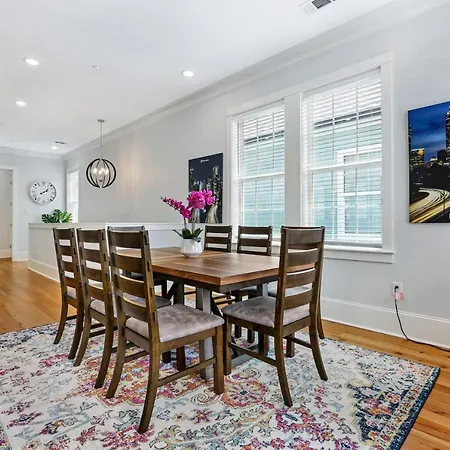 Apartment Hosteeva Amazing 4 Bedroom Modern With Balcony Near Frnch Quarter New Orleans