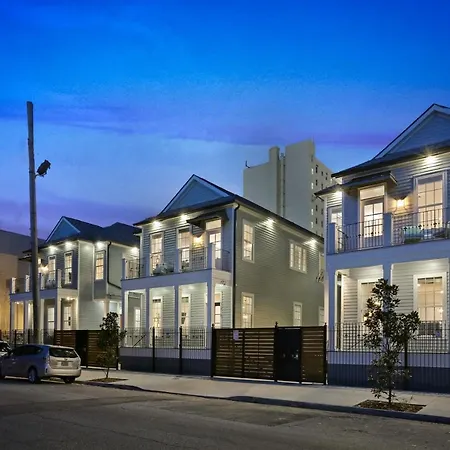 Hosteeva Amazing 4 Bedroom Modern With Balcony Near Frnch Quarter New Orleans
