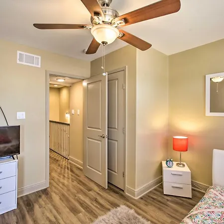Holiday home Walk To Park: Contemporary Nola New Orleans