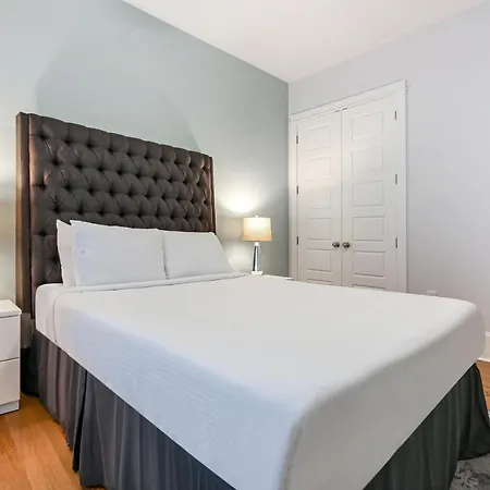 Apartment Stunning 4br-5br Near French Quarter Homes By Hosteeva *