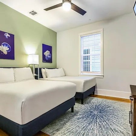 Apartment Stunning 4br-5br Near French Quarter Homes By Hosteeva New Orleans