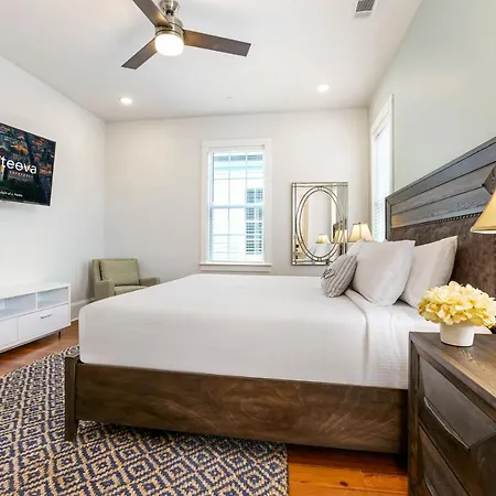 Hosteeva Brand New With A Pool Steps To St Charles Ave New Orleans