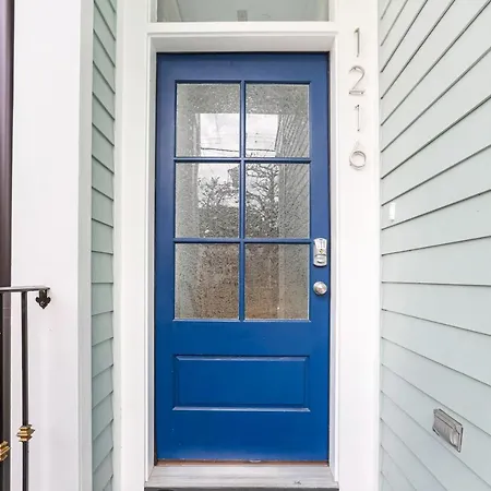 Apartment Hosteeva Brand New With A Pool Steps To St Charles Ave *