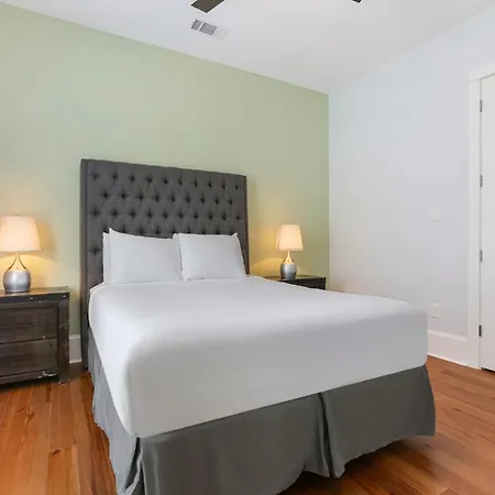 Hosteeva Brand New With A Pool Steps To St Charles Ave Apartment *