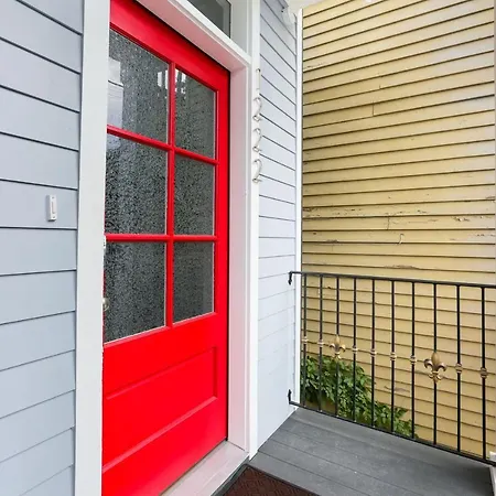 Modern 5 Bedroom - Large Pool - Near Everything * New Orleans