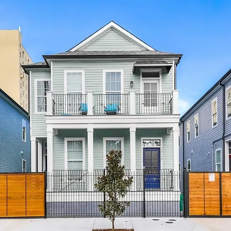 Apartment Hosteeva Brand New With A Pool Steps To St Charles Ave New Orleans