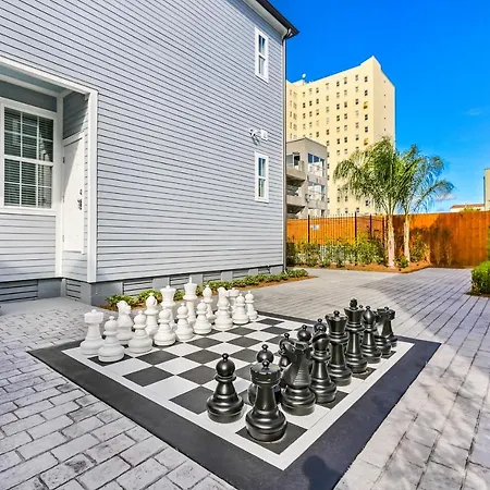 Apartment 5br W Pool - Great For Families - Near Everything