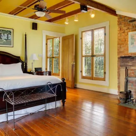 Bed & Breakfast The House 3*