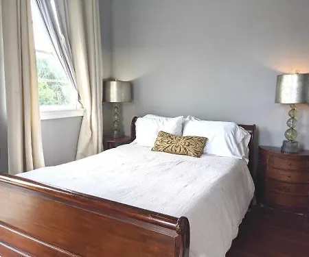 Balcony Bed & Breakfast 3*
