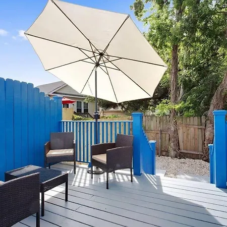 Bed & Breakfast Gorgeous Historical Gem Near French Quarter