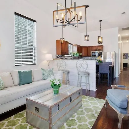 Gorgeous Historical Gem Near French Quarter Bed & Breakfast New Orleans