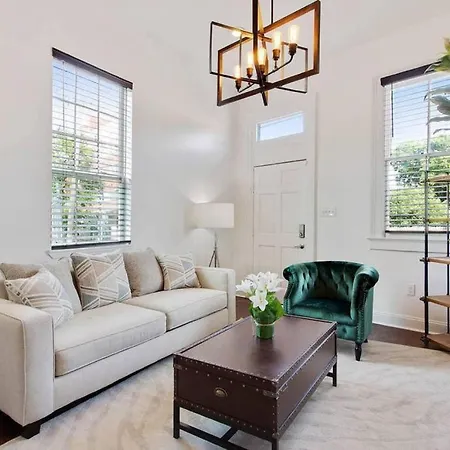 Gorgeous Historical Gem Near French Quarter Bed & Breakfast New Orleans