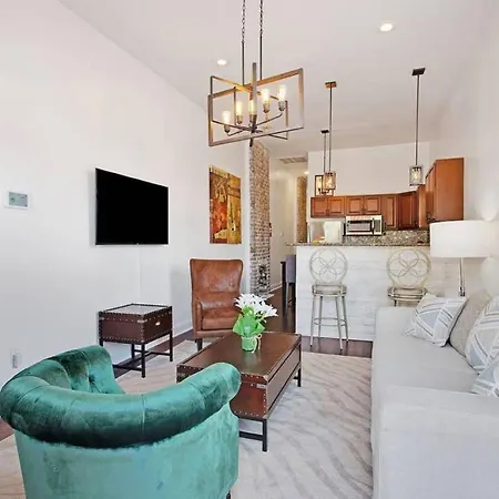 Bed & Breakfast Gorgeous Historical Gem Near French Quarter New Orleans