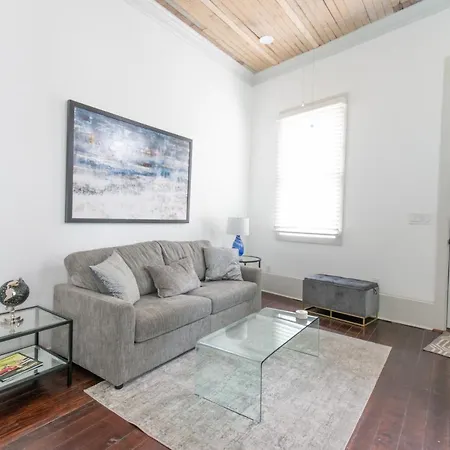 Near The Quarter 2020 Renovated Nola Classic Bed & Breakfast