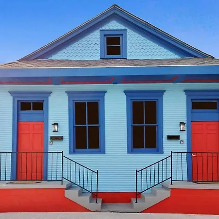 Bed & Breakfast Gorgeous Historical Gem Near French Quarter