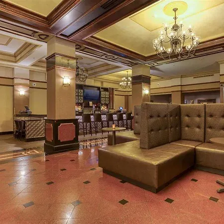 Hotel Drury Plaza
