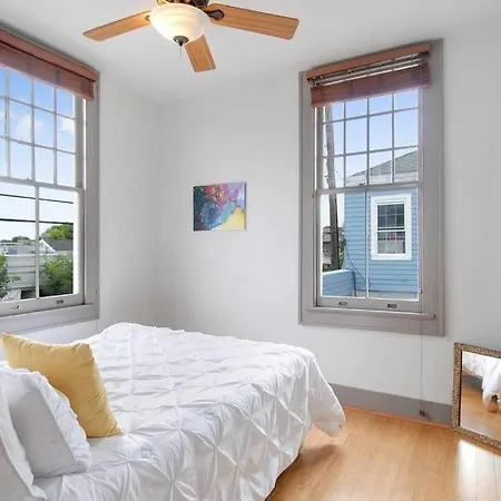 Freret Near Streetcar & Tulane 4*
