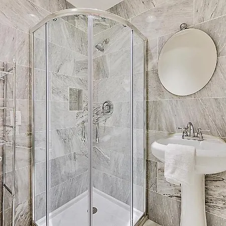 Kerlerec St. Aparthotel