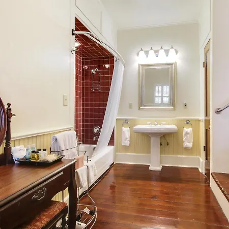 Marigny Manor House Bed & Breakfast