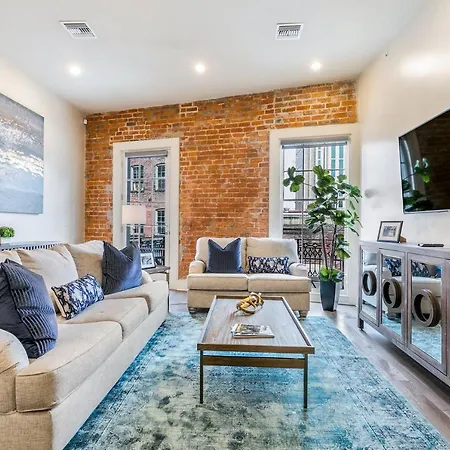 The Pontchartrain Apartment *