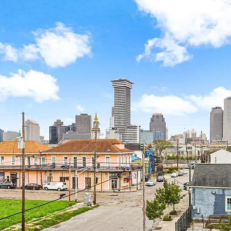 5br Penthouse With Amenities Near Fq