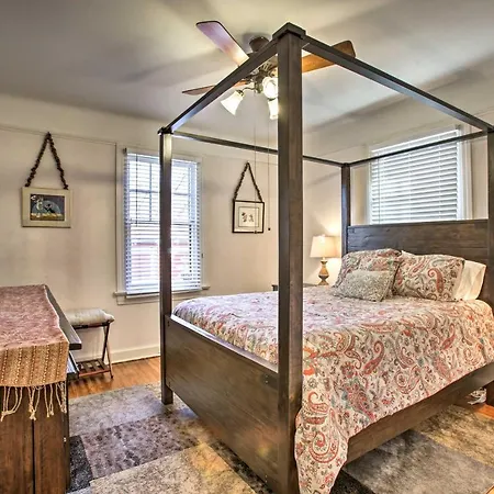 Soul & Style! Duplex Near French Quarter W/ Porch Holiday home