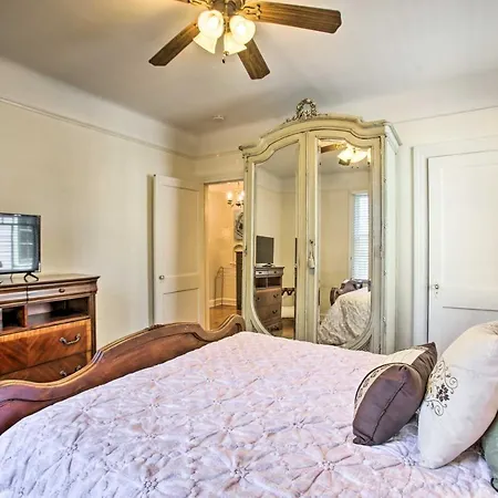 Soul & Style! Duplex Near French Quarter W/ Porch Holiday home *