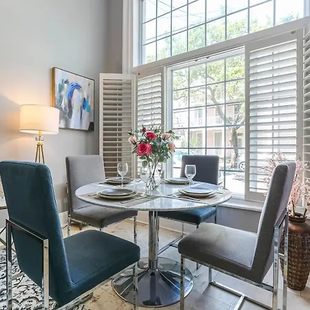 Apartment Hosteeva Modern Near Magazine St & Close To Fq *