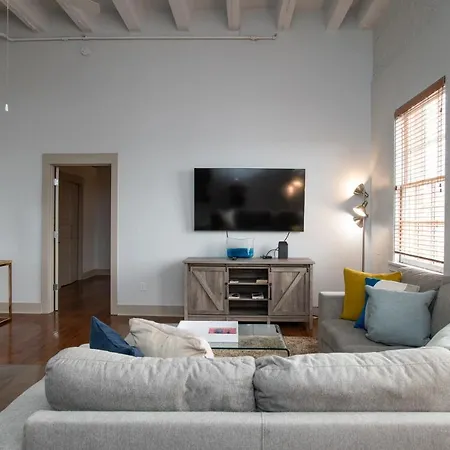 New French Quarter Delight 13 Apartment *