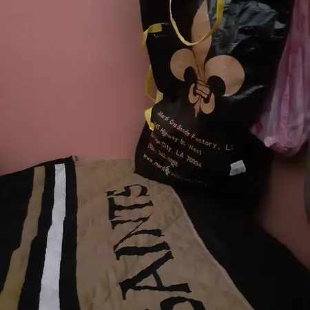Saints Fans Hostel *