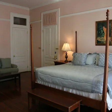 The Queen Anne Bed & Breakfast 3*