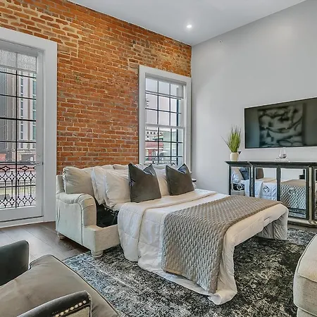 The Magnolia Apartment