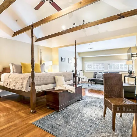 Bed & Breakfast Canal Street