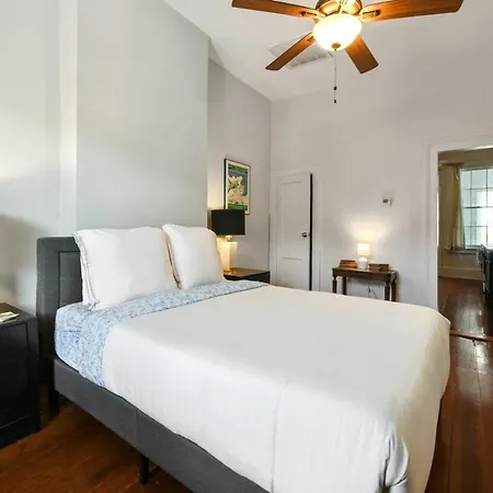 Montgomery House Aparthotel New Orleans