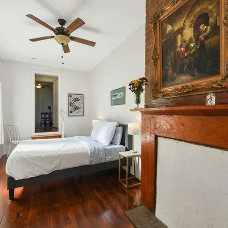 Montgomery House Aparthotel